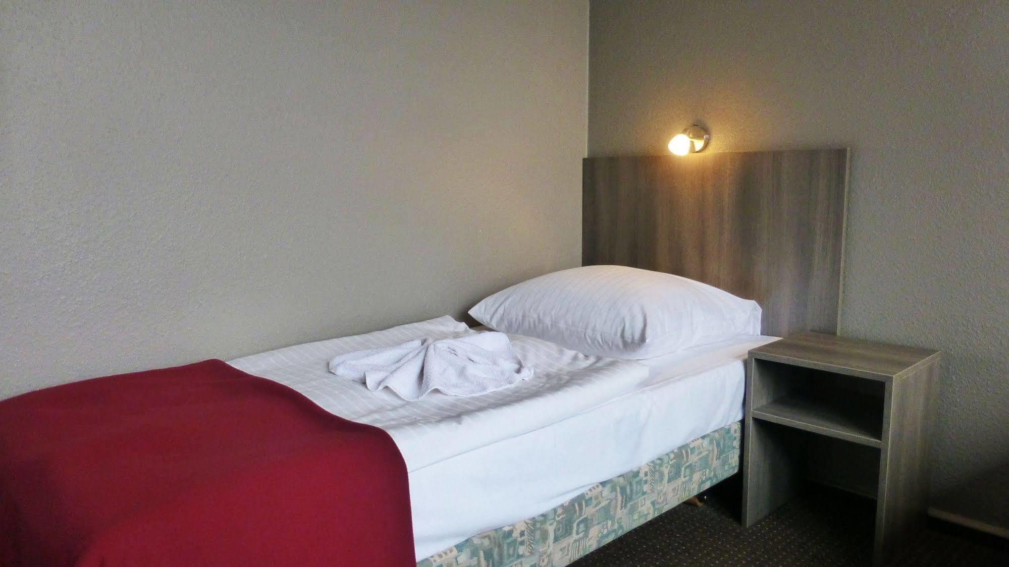 Hotel Rehberge Berlin Mitte Екстериор снимка
