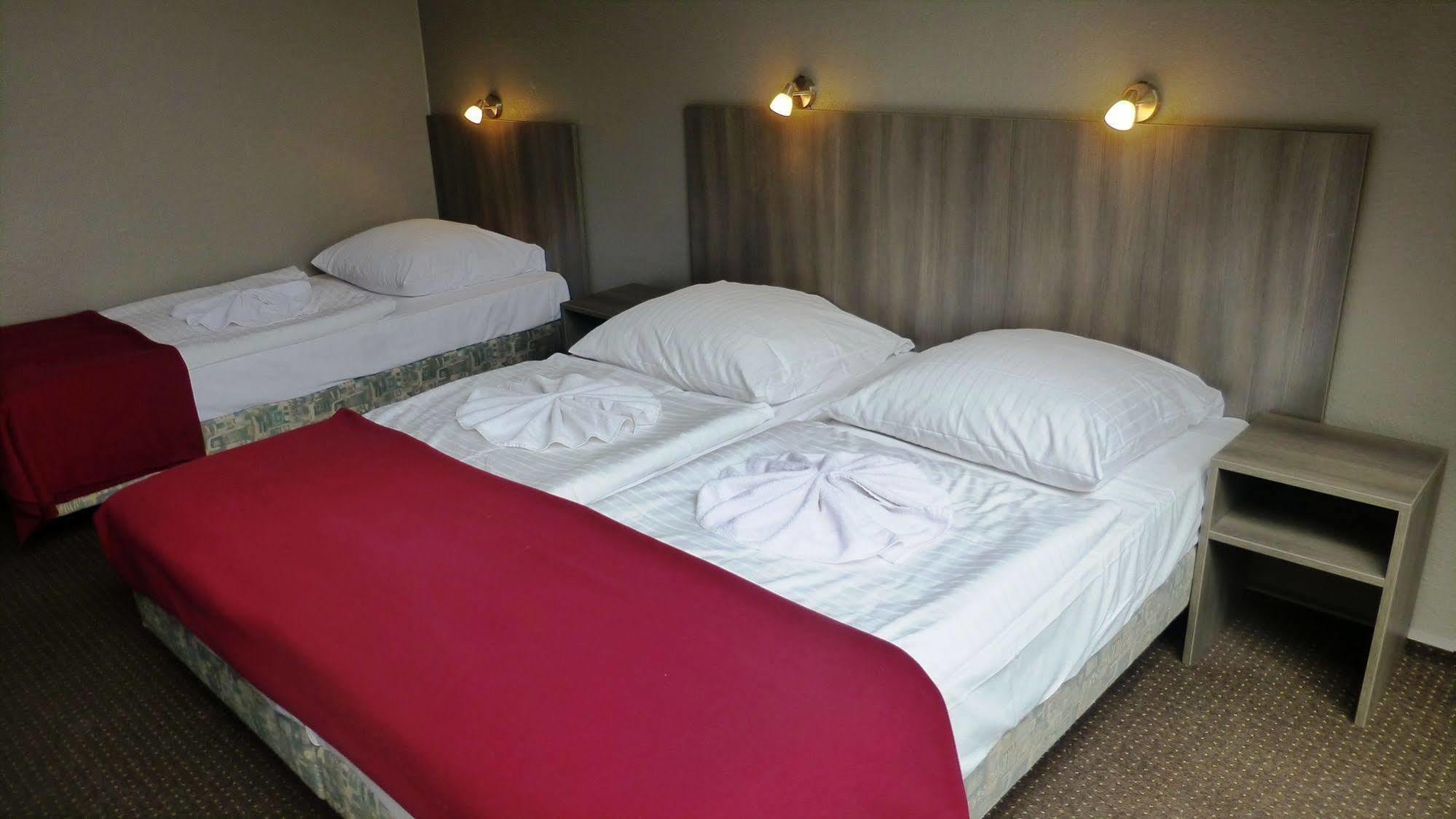 Hotel Rehberge Berlin Mitte Екстериор снимка